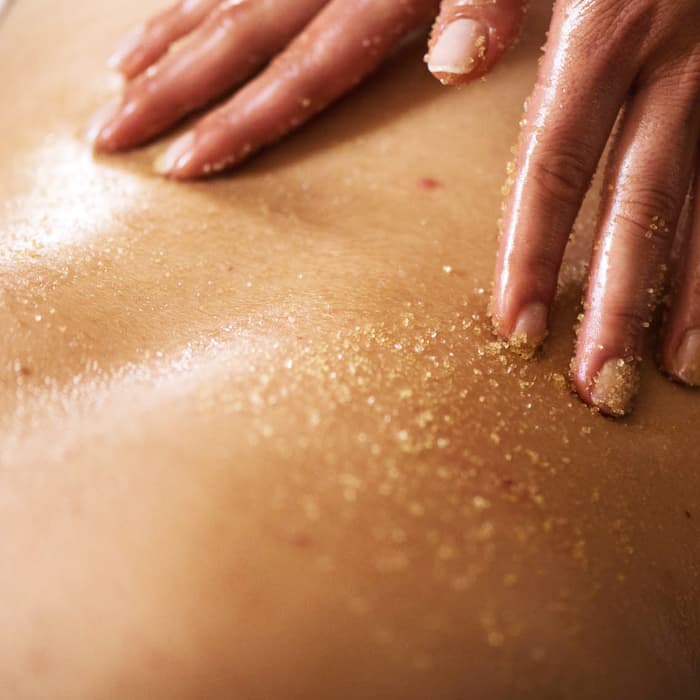 Öl-Salz-Massage mit Aromen
